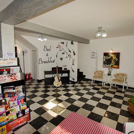 B&B Duo Caffe Bukarest Exterior foto